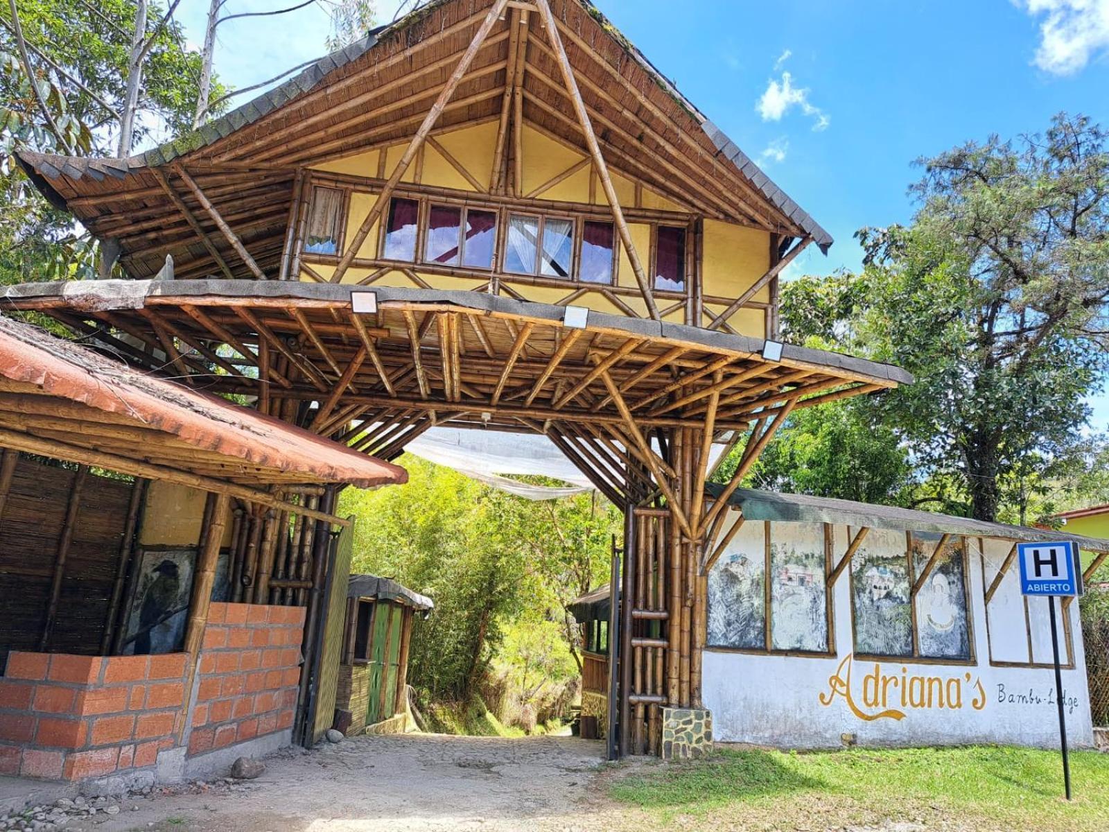 Hotel Guatape Adrianas Bambu Extérieur photo